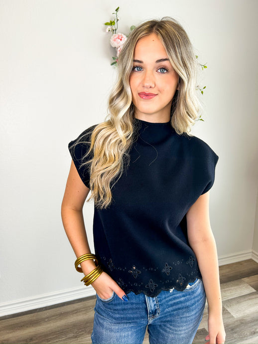 Scalloped Cropped Sweater Top - Black