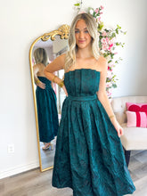 Load image into Gallery viewer, Emerald Strapless Dress